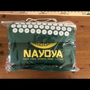 NAYOYA Neck and Back Pain Relief - Acupressure Mat and Neck Pillow Set